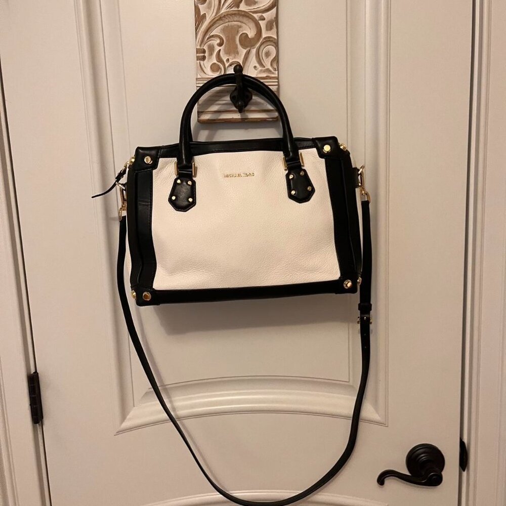 NWT Michael Kors Taryn satchel with crossbody strap NWT Black White - Picture 6 of 7